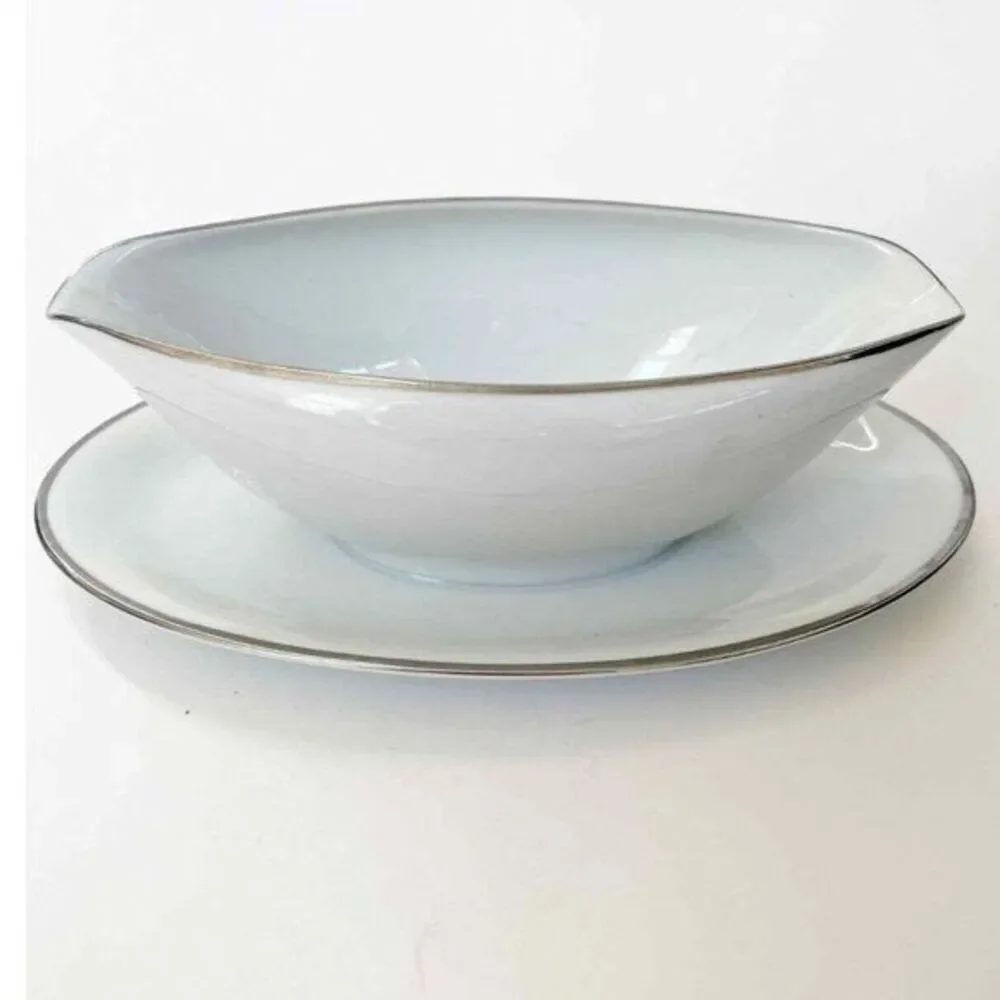 Noritake Fine China Silverdale Gravy Sauce Boat attached underplate Platinum Rim